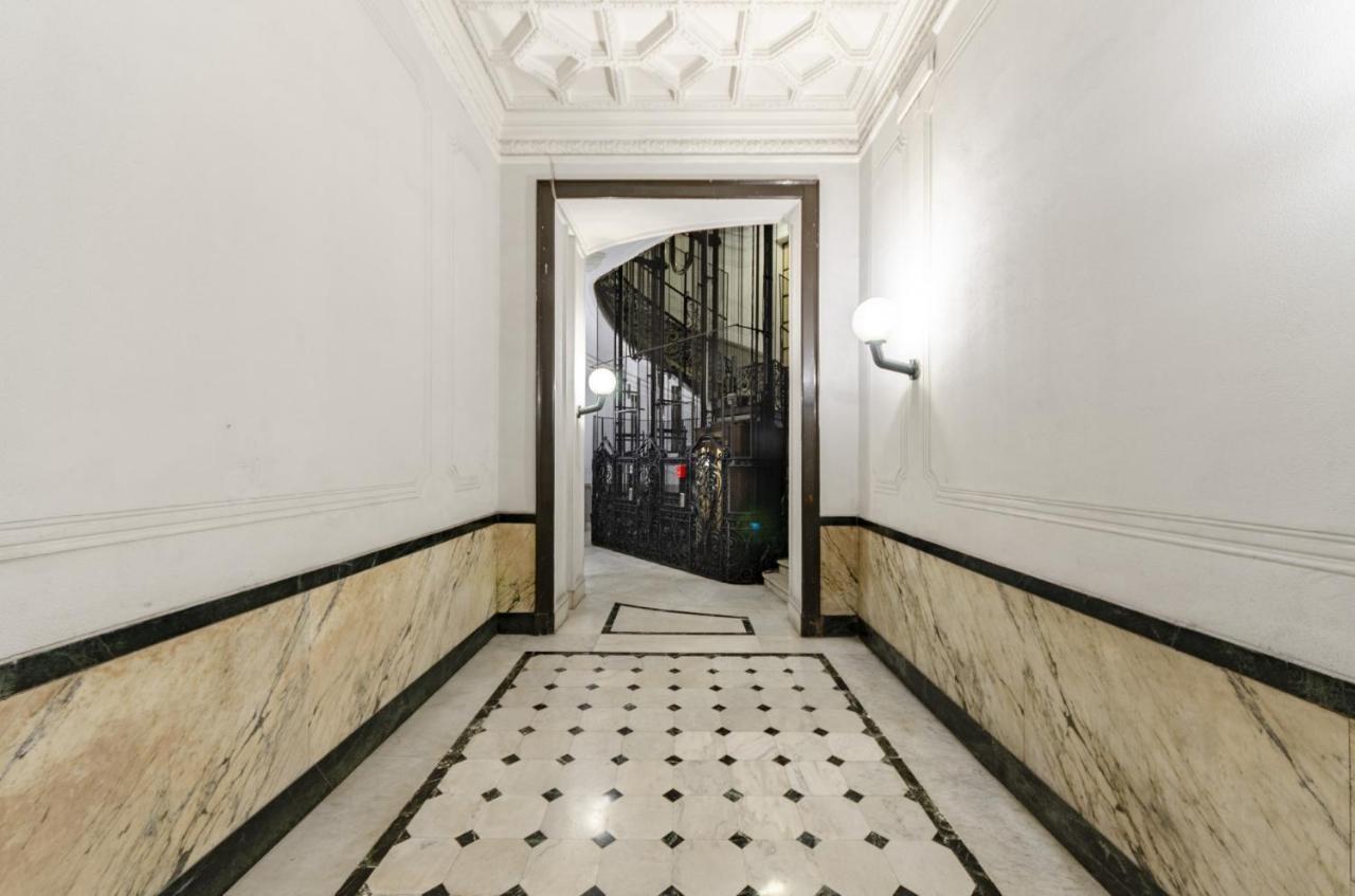Joivy Elegant 1-Bedroom Flat Near Spianata Castelletto Genua Exterior foto